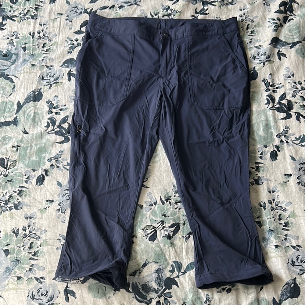 Columbia Women’s Navy Hiking Pants - Sz 12